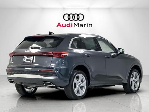 Tambora Gray Metallic 2025 Audi Q5 Premium Plus TFSI quattro S tronic