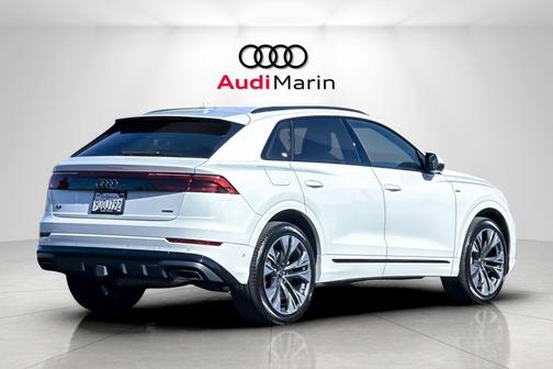 2025 Audi Q8 55 Premium Plus