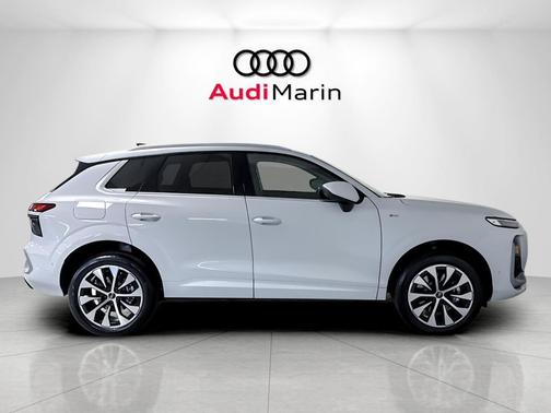 Glacier White Metallic 2026 Audi Q3 S line