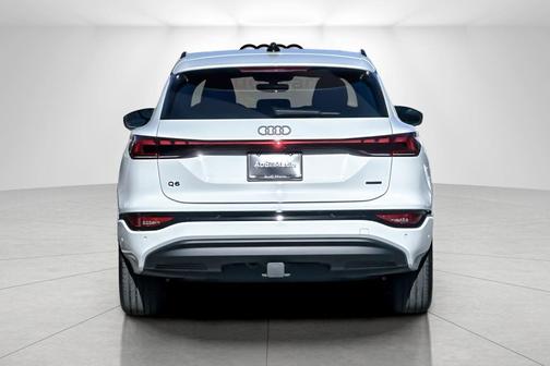 2025 Audi Q6 e-tron Premium Plus quattro