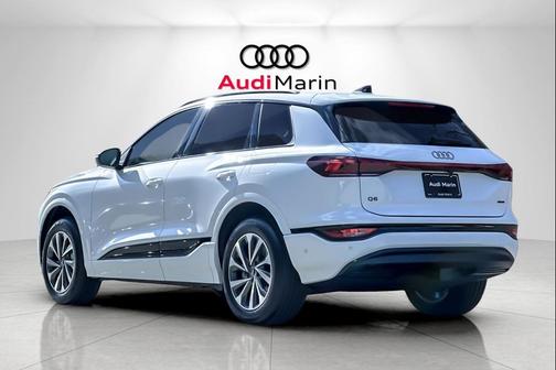 2025 Audi Q6 e-tron Premium Plus quattro