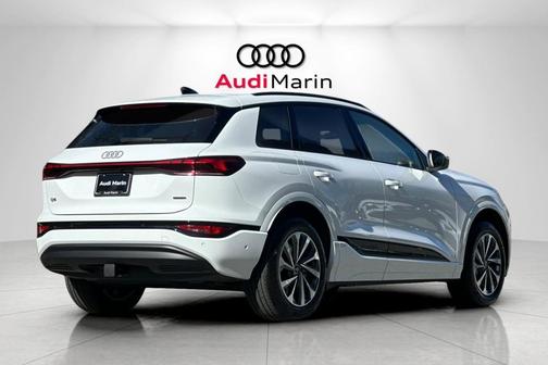 2025 Audi Q6 e-tron Premium Plus quattro