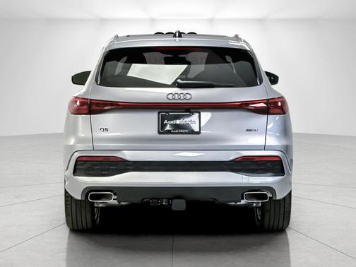 Florett Silver Metallic 2026 Audi Q5 Premium Plus TFSI quattro S tronic