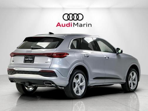 Florett Silver Metallic 2026 Audi Q5 Premium Plus TFSI quattro S tronic