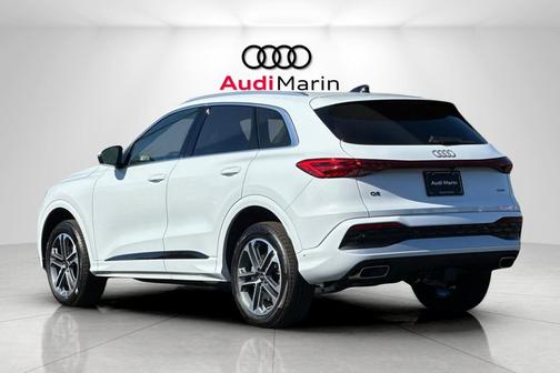 2025 Audi Q5 Premium TFSI quattro S tronic