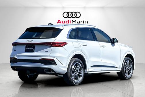 2025 Audi Q5 Premium TFSI quattro S tronic