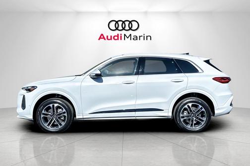 2025 Audi Q5 Premium TFSI quattro S tronic