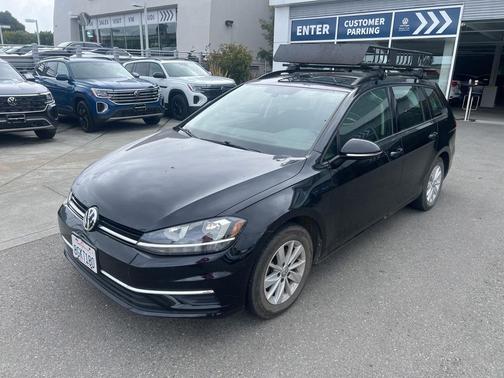 2018 Volkswagen Golf SportWagen TSI S