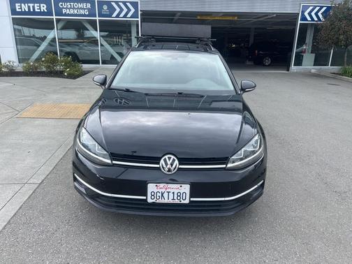 2018 Volkswagen Golf SportWagen TSI S