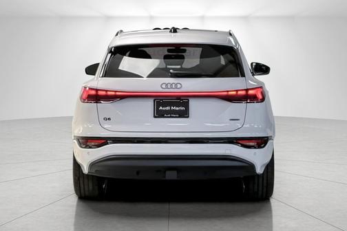 2025 Audi Q6 e-tron Premium Plus quattro