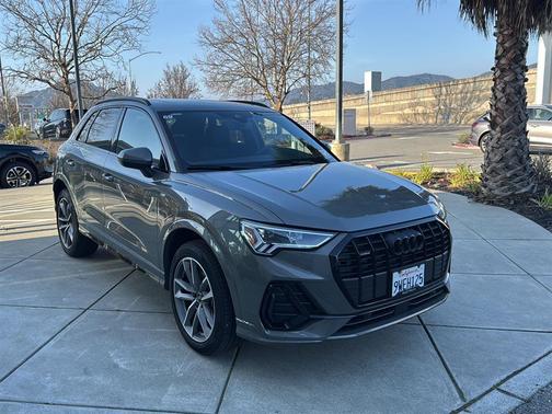 2025 Audi Q3 Premium 45 TFSI S line quattro Tiptronic