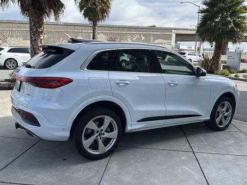 2025 Audi Q5 Premium Plus TFSI quattro S tronic