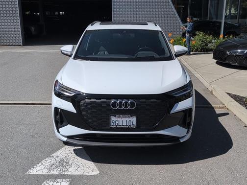 Glacier White Metallic 2023 Audi Q4 e-tron Prestige 50 quattro