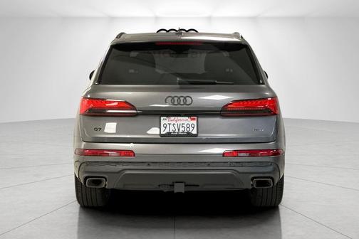 2025 Audi Q7 55 Premium Plus