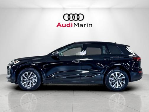 Mythos Black Metallic 2025 Audi Q6 e-tron Premium Plus quattro
