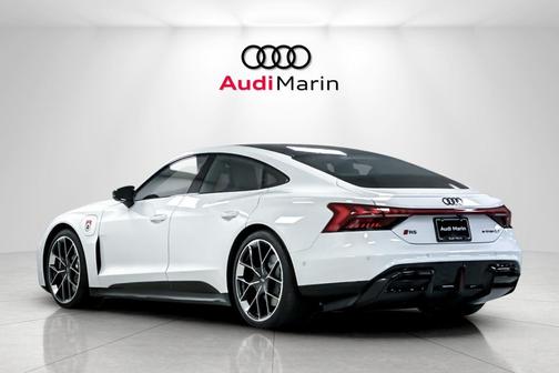 2026 Audi RS e-tron GT quattro