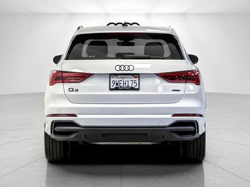 Glacier White Metallic 2025 Audi Q3 Premium 45 TFSI S line quattro Tiptronic