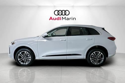 2025 Audi Q5 Premium TFSI quattro S tronic