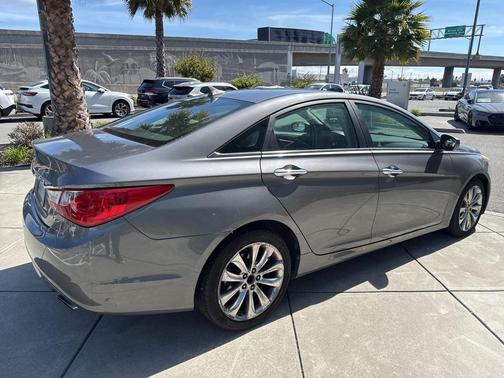 2011 Hyundai SONATA SE