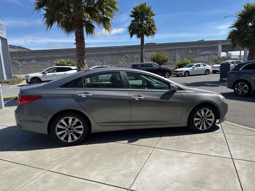 2011 Hyundai SONATA SE