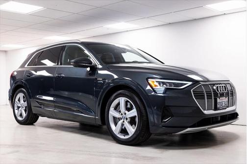 2019 Audi e-tron Premium Plus