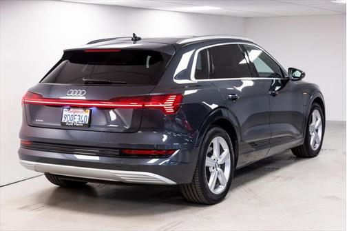 2019 Audi e-tron Premium Plus