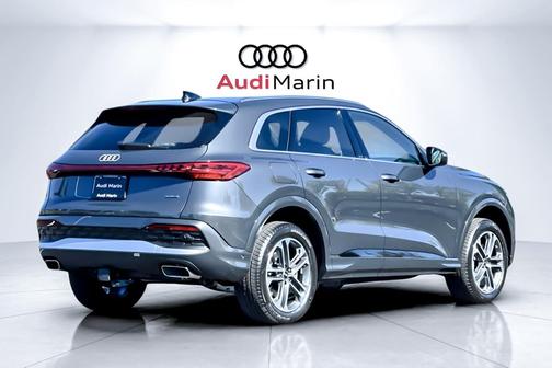 2025 Audi Q5 Premium TFSI quattro S tronic
