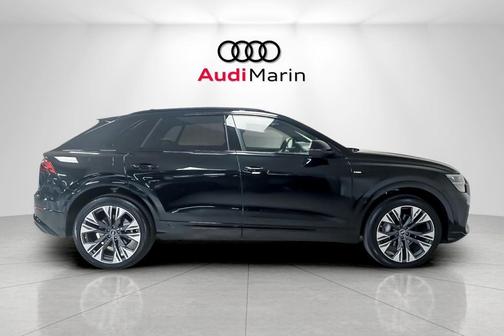 2025 Audi Q8 55 Premium Plus