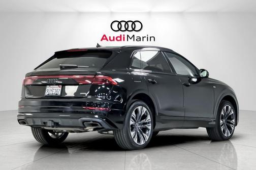 2025 Audi Q8 55 Premium Plus