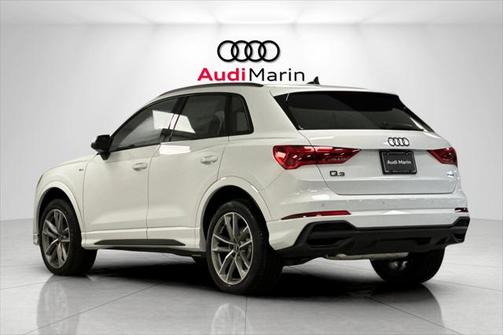 2025 Audi Q3 Premium 45 TFSI S line quattro Tiptronic