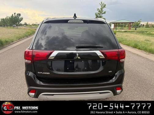 Labrador Black Metallic 2020 Mitsubishi Outlander SEL S-AWC