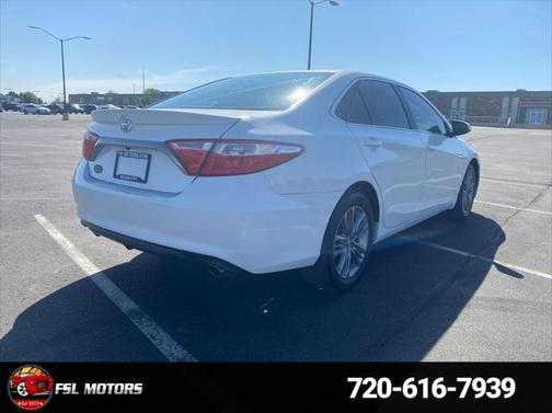 White 2016 Toyota Camry SE