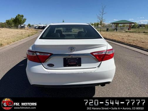 White 2016 Toyota Camry SE