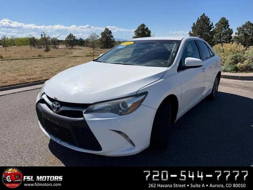 White 2016 Toyota Camry SE