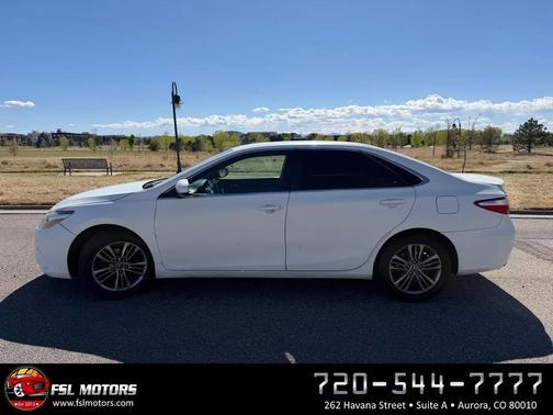 White 2016 Toyota Camry SE