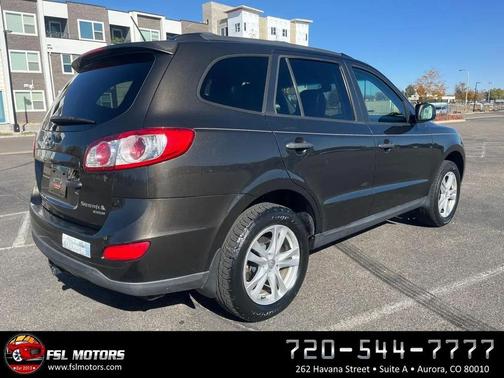 2011 Hyundai SANTA FE SE