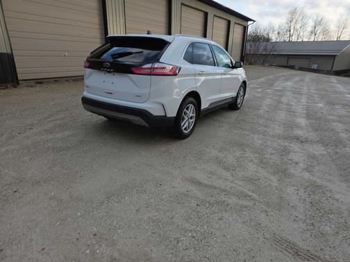 Oxford White 2021 Ford Edge SEL