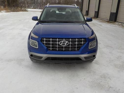 2025 Hyundai VENUE SEL