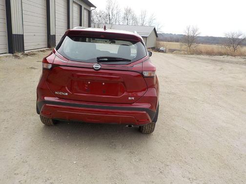 2024 Nissan Kicks SR
