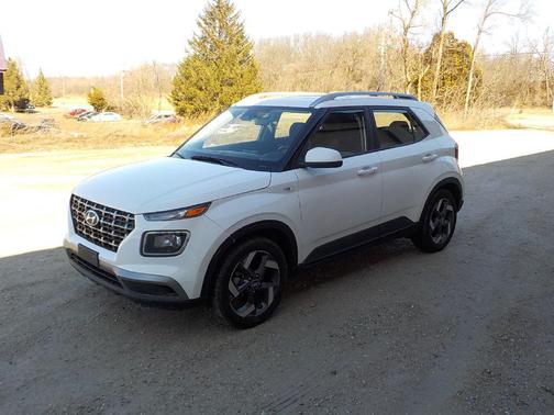 2024 Hyundai VENUE SEL