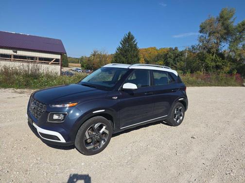 Denim w/White Roof 2026 Hyundai VENUE SEL w/Two-Tone Roof