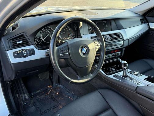 2011 BMW 528 528i