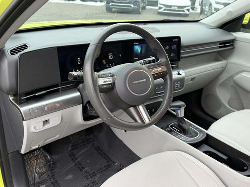 2025 Hyundai KONA SEL