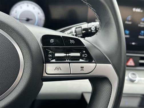 2022 Hyundai ELANTRA Limited