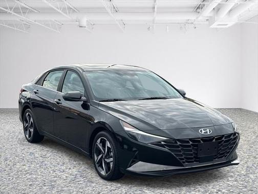 2022 Hyundai ELANTRA Limited