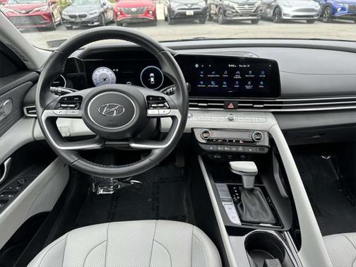 2022 Hyundai ELANTRA Limited