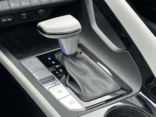 2022 Hyundai ELANTRA Limited