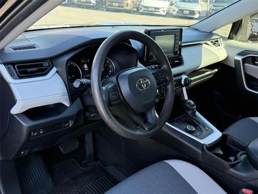 2021 Toyota RAV4 Hybrid XLE