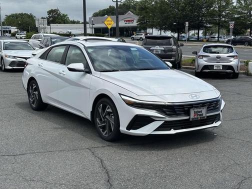 2025 Hyundai ELANTRA Limited