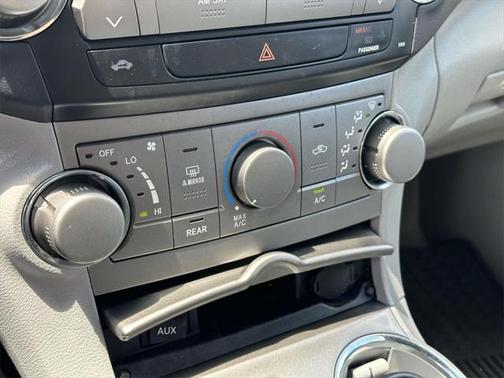 2010 Toyota Highlander SE